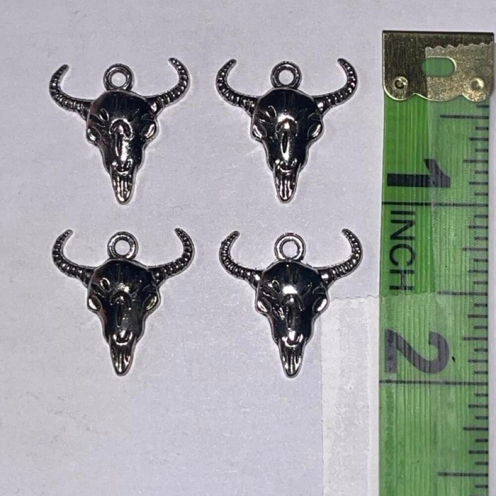 1" Silver Tone Longhorn Steer Skull Charms Lot of 4 Western Pendants Findings